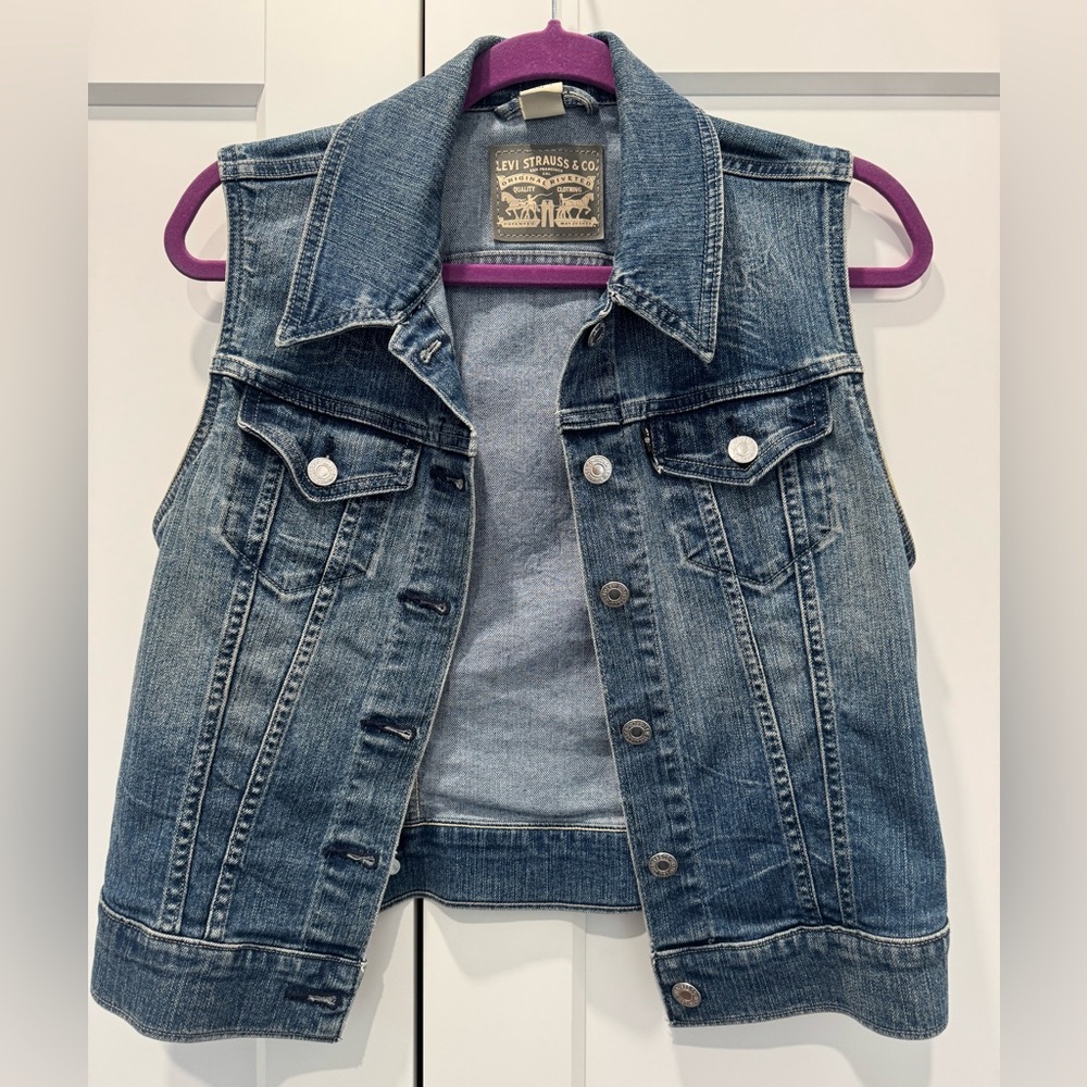 Women’s Levi’s Strauss & Co. Denim Vest – Classic Western Style